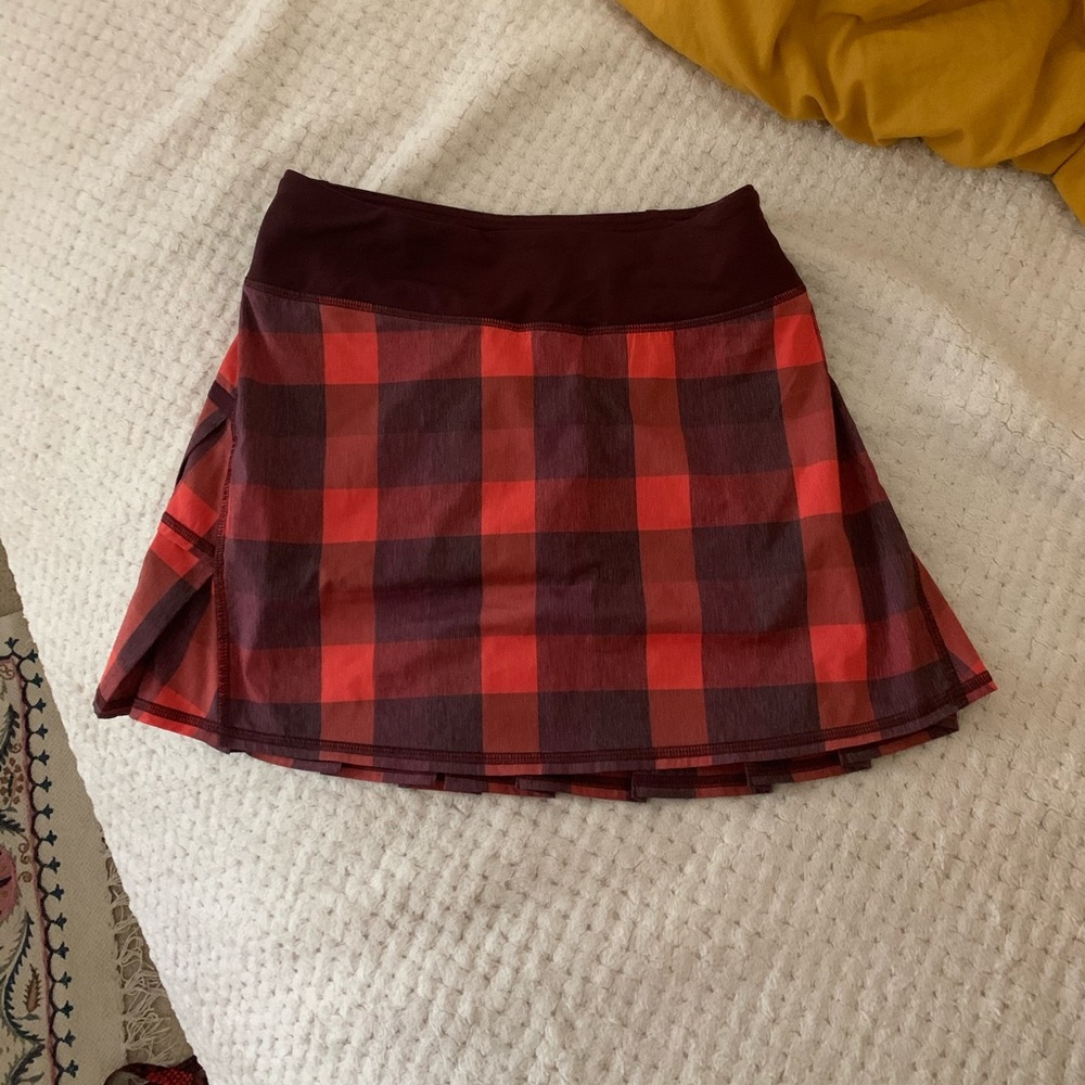 Lulu lemon skirt. size 2 tall.